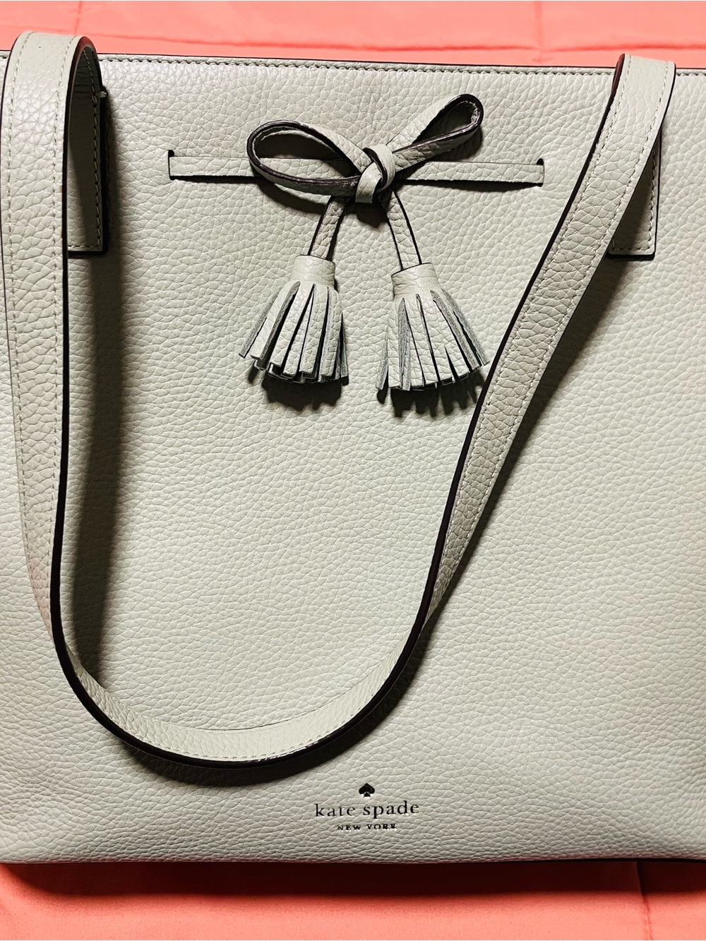kate spade pebble leather Mint Green Like New tote with tassel bow